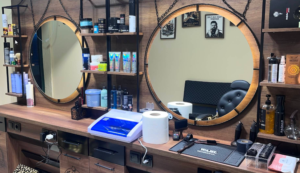 Fade Culture Barber workstation